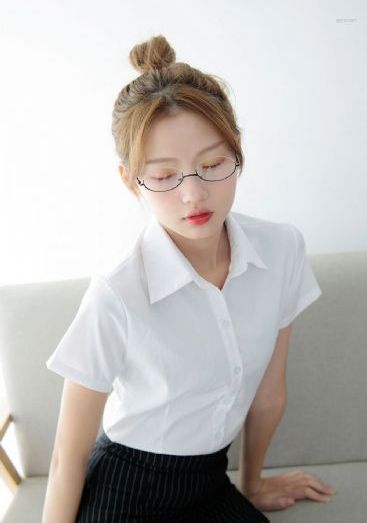 欧美街拍红色大衣_HD日本电影在线